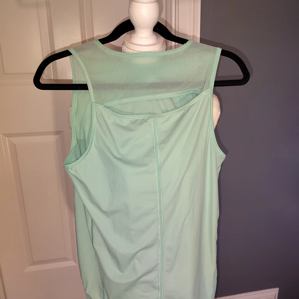 Lululemon Mint‎ Green Sleeveless Athletic Tank